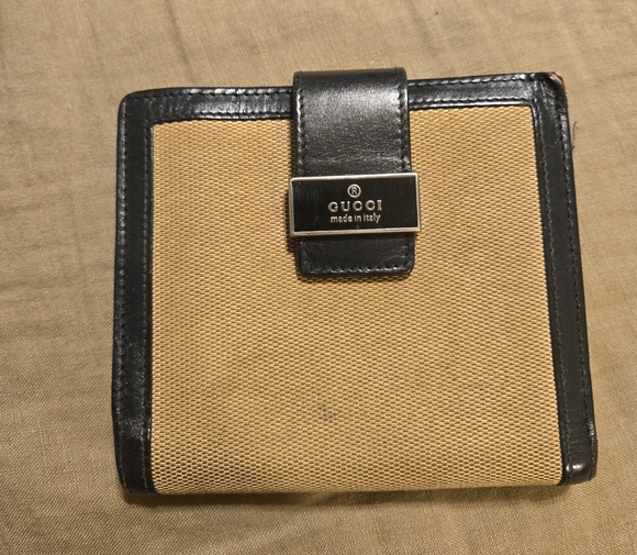 Gucci Beige and Black Canvas Wallet - Picture 1 of 5